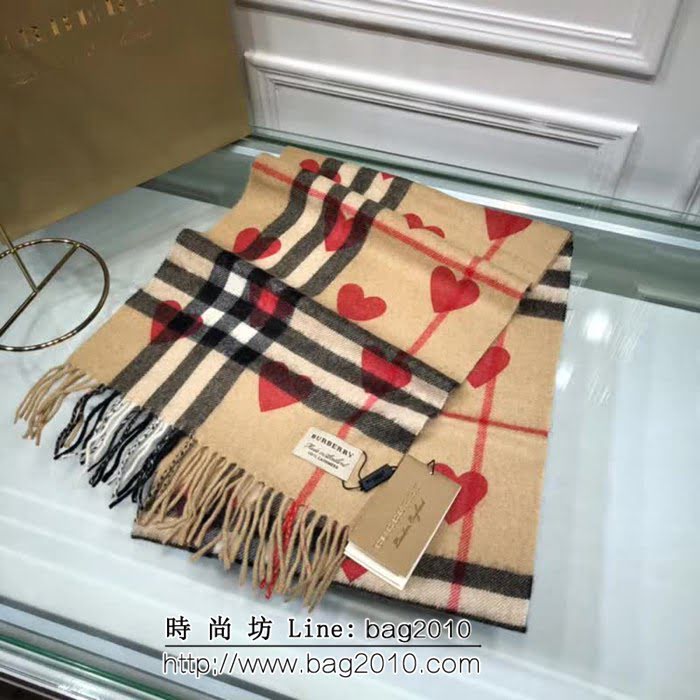BURBERRY巴寶莉 爆款 經典時尚桃心羊絨圍巾 LLWJ6085